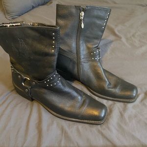 Woman’s Harley Davidson boots size 9.5